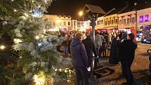 První adventní neděli 1. prosince byl na Mírovém náměstí v Ústí nad Orlicí zahájen tradiční Ústecký advent.