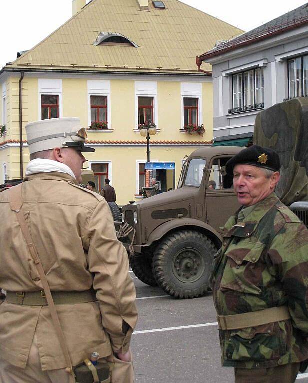 V Žamberku se konaly oslavy 65. výročí příchodu zpravodajské paraskupiny.