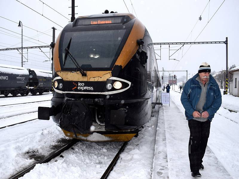 Na Králicko bude jezdit černožlutá střela. Leo Express představil služby.