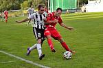 Fotbalisté Ústí (v pruhovaném) hostili pardubické béčko (4:0).