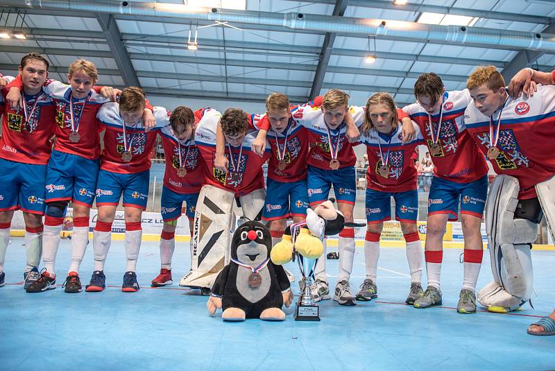 Zápasy Světového poháru v hokejbalu kategorie juniorů a dorostenců.