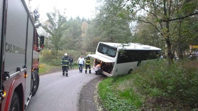 Nehoda autobusu v katastru obce Horní Orlice.