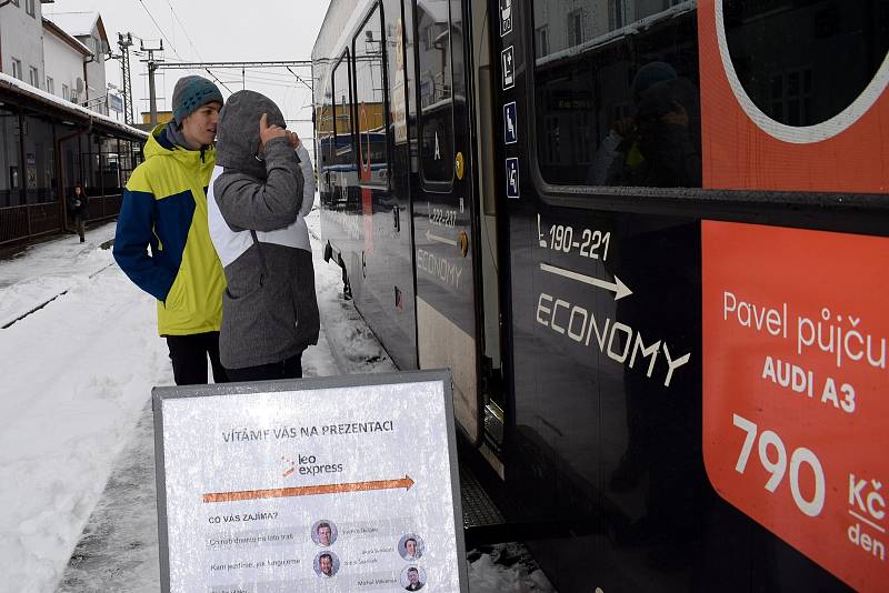 Na Králicko bude jezdit černožlutá střela. Leo Express představil služby.