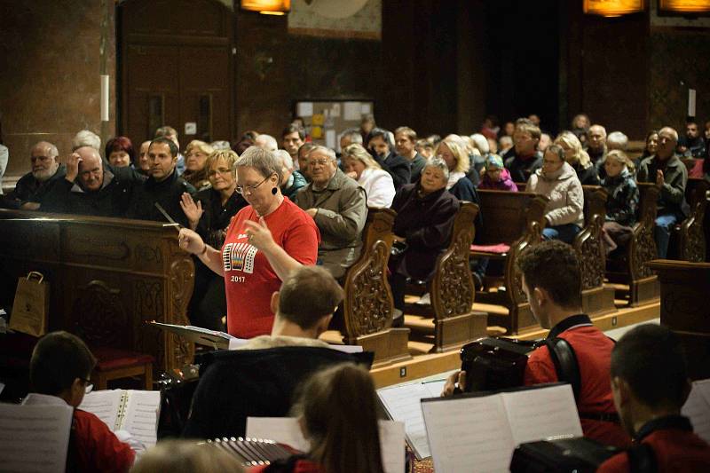 Česko-německý akordeonový orchestr v Žamberku.