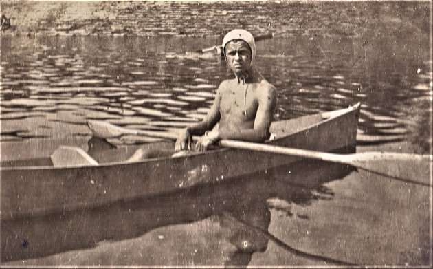Kanoistika na řece Tiché Orlici v Chocni, rok 1921.
