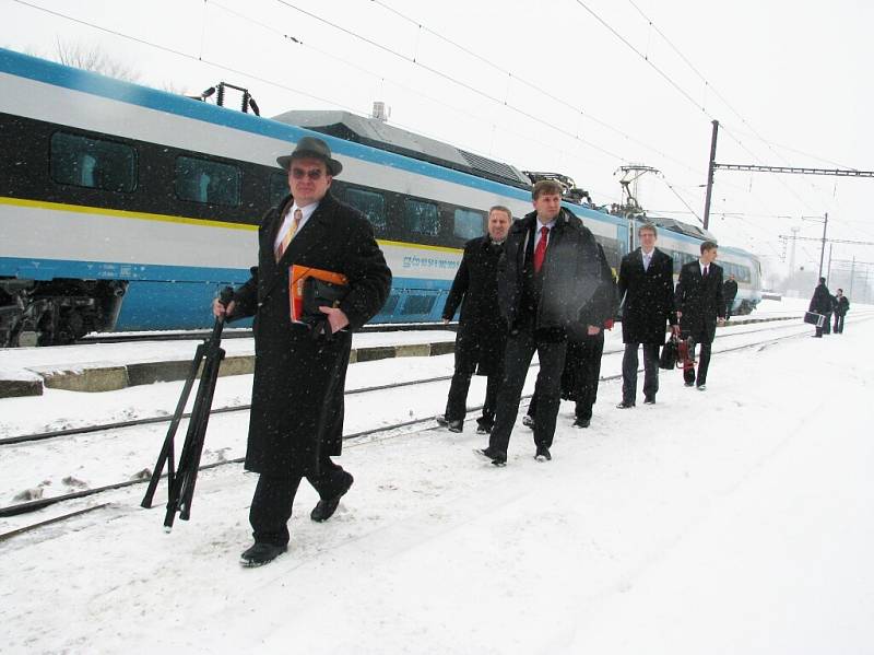 Ministr dopravy Petr Bendl přijel do Ústí nad Orlicí kvůli budově nádraží.