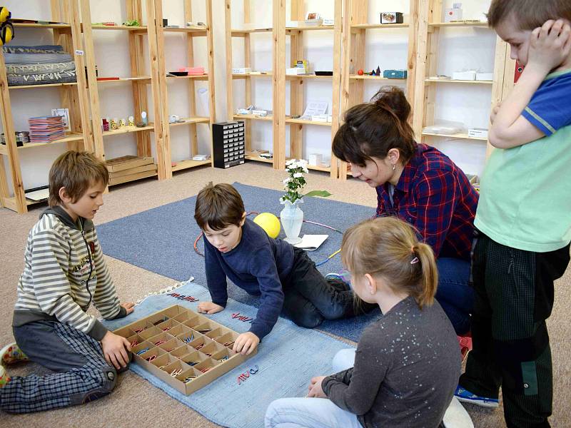 Ze života Montessori třídy v Jamném nad Orlicí.