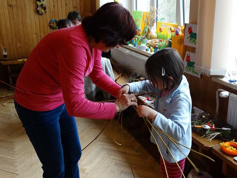 Výstava rukodělných výrobků v Rudolticích.