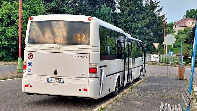 Autobusovou dopravu v kraji přebírají noví dopravci.