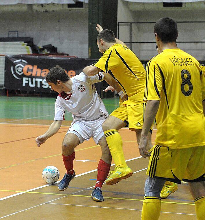 Andy Liberec – 1. FC Nejzbach Vysoké Mýto 6:7 (1:3).