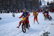 Nejlépe to v Klášterci jelo motokrosaři  Vítězslavu Markovi s lyžařem Jakubem Navrátilem (Cermen Racing/KTM), druzí dojeli domácí bratři Šrolerové (Klášterec/Yamaha).