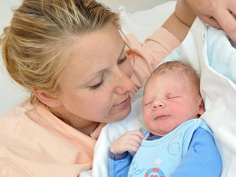 Sebastian Stejskal bude doma s rodiči Ivanou a Tomášem ve Výprachticích. Poprvé spatřil svět 8. června v 8.21 hodin a v porodnici mu navážili 3,6 kg.