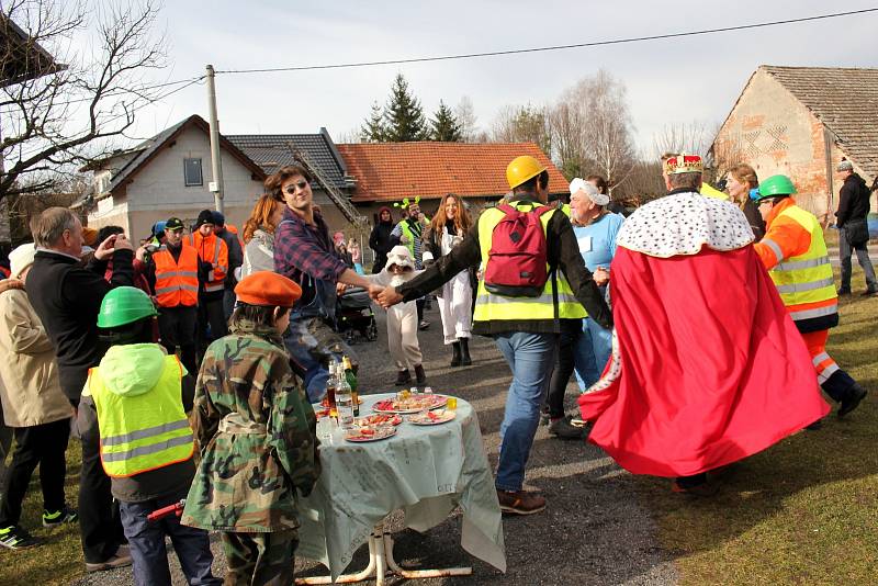 Masopust v Dobříkově byl v silničářském