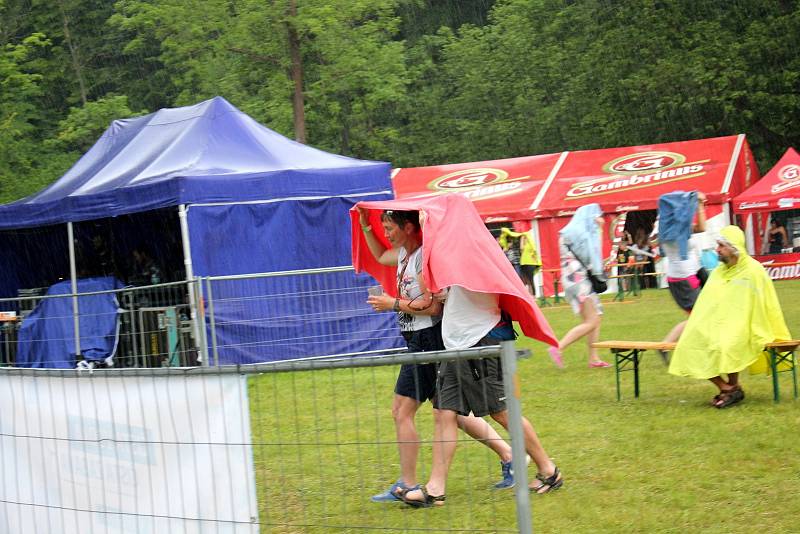 Park Peliny v Chocni na začátku června ovládl JachtaFest. Konal se v pátek a v sobotu, vystoupilo mnoho osobností . Foto: Bohumil Bečička