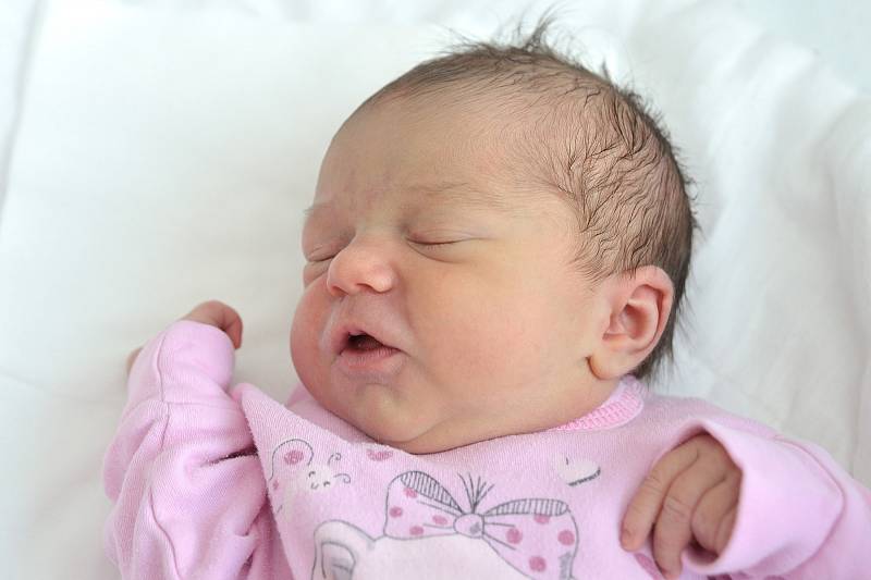 Barbora Volfová bude s rodiči Lucií a Janem a sestřičkou Laurou doma v Řetové. S váhou 2800 g se narodila 30. 4. v 7.01 hodin.
