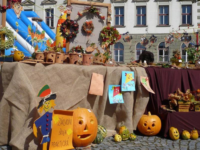 Pozoruhodná prezentace výrobků žáků králické praktické školy.