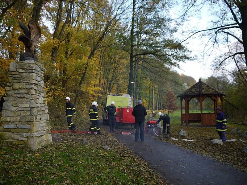 Námětové cvičení hasičů na Tvrzi Orlice v Letohradu.