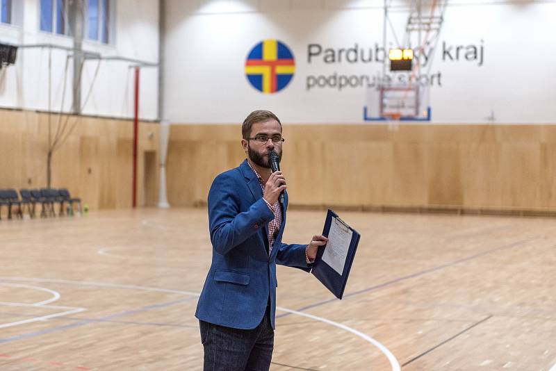 Opravená sportovní hala Na skalce v České Třebové se 11. ledna otevřela veřejnosti.