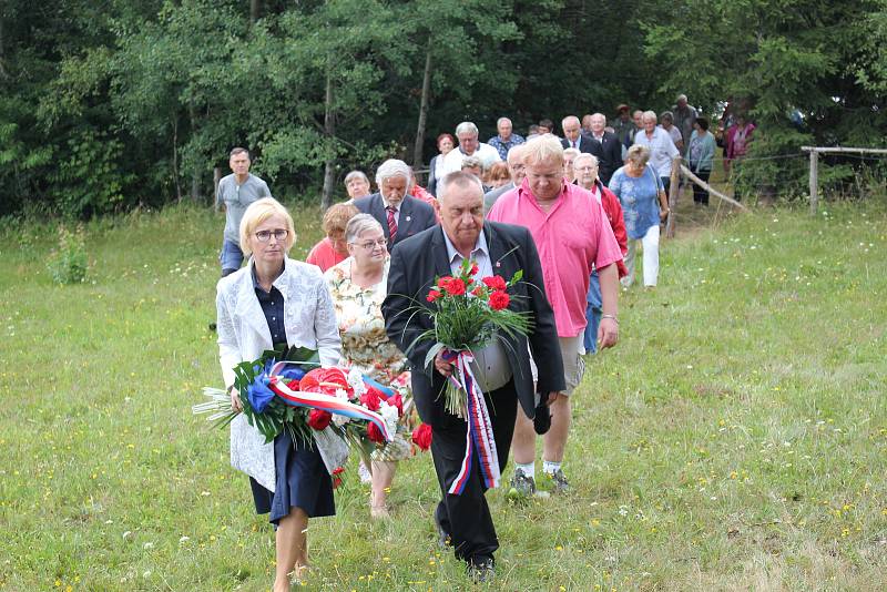 Nad obcí Cotkytle u Lanškrouna se na začátku srpna konal 29. ročník setkání Čechů, Moravanů a Slováků.