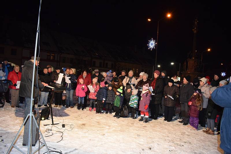 Česko zpívá koledy v Letohradě.