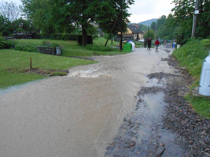 Velká voda v Českých Libchavách.