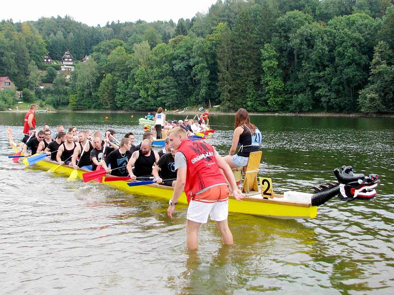 Závody dračích lodí na Pastvinách 2016.