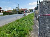 Zeď po silnicí v Českých Heřmanicích je v kritickém stavu.