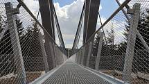 Dolní Morava má nejdelší visutý most pro pěší na světě. Sky Bridge 721 se otevře pro veřejnost v pátek 13. května.