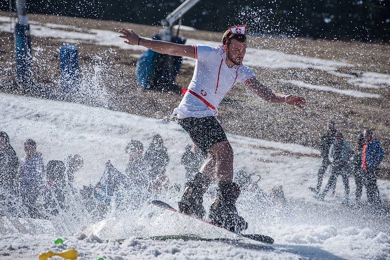 Přejíždění rybníčku v Českých Petrovicích 2019.