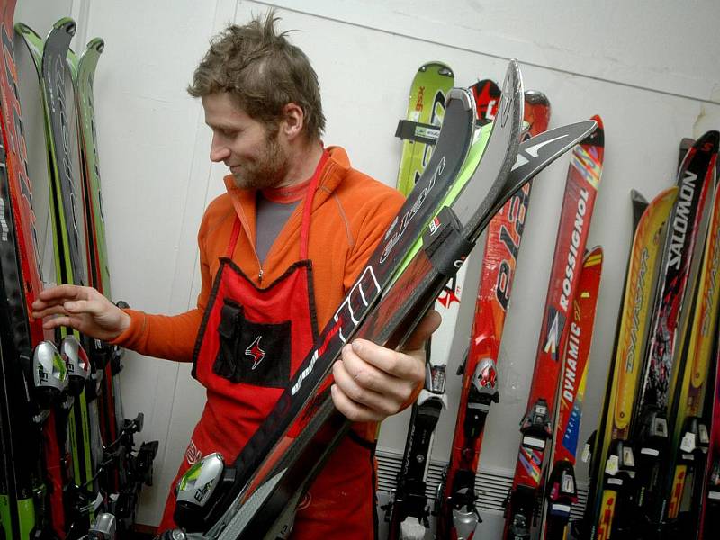 VE SKISERVISECH A PŮJČOVNÁCH vám poskytnou kvalifikovanou radu i pomoc.