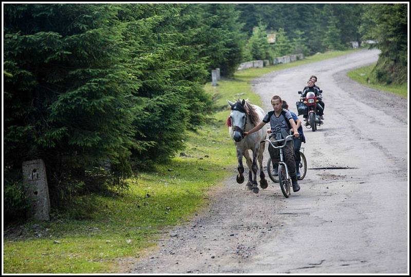 Z cesty KČT Dolní Dobrouč 2009 na západ Ukrajiny.