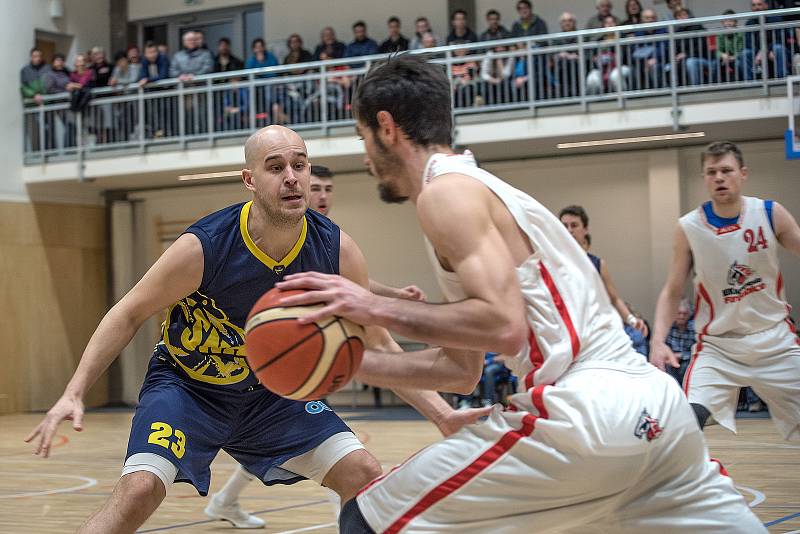 Opravená sportovní hala Na skalce v České Třebové se 11. ledna otevřela veřejnosti.