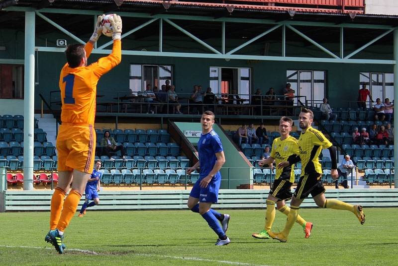 Fotbalisté Ústí prohráli v Horních Počernicích s Vyšehradem 0:2.