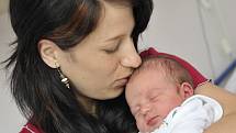 Matěj Skalický je první radostí pro rodiče Michaelu Jeníčkovou a Milana Skalického ze Sopotnice. Když se 30. května v 6.30 narodil, vážil 3,4 kg.
