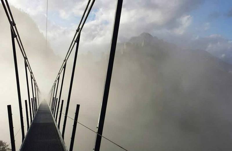 Od listopadu 2014 můžete navštívit a přejít zavěšený most v tyrolském Reutte.