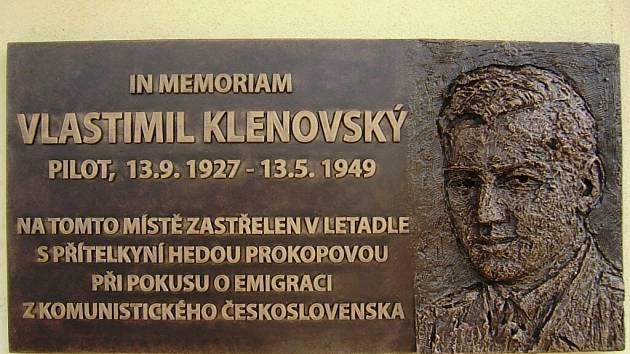 Pamětní deska Vlastimilu Klenovský