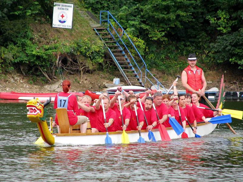 Závody dračích lodí na Pastvinách 2016.