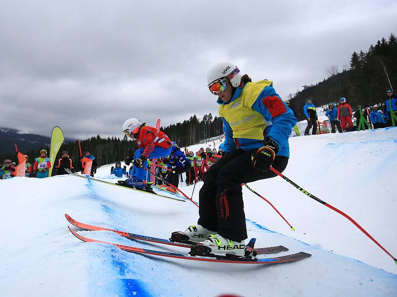 Na Dolní Moravě si to rozdali o medaile skicrossaři.