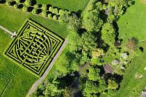 Labyrint v Brandýsu nad Orlicí patří mezi dvacet nejkrásnějších přírodních bludišť na světě.