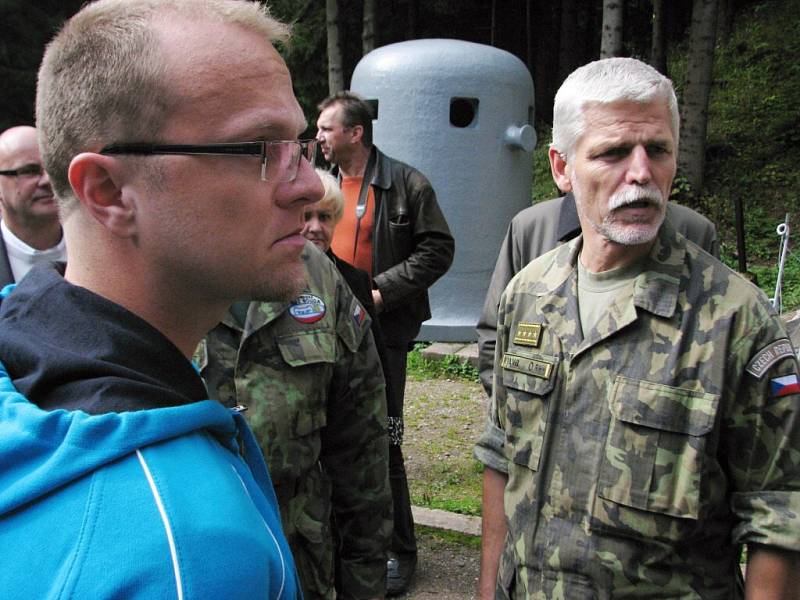 Centrum biologické ochrany v Těchoníně navštívil náčelník Generálního štábu Armády ČR Petr Pavel.
