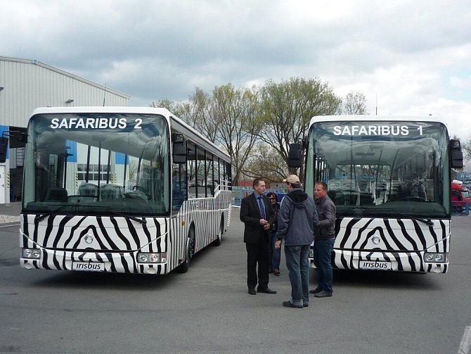Nový safaribus.