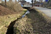 Obecní potok v Lukavici letos čeká oprava.