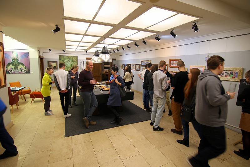 Výstava v předsálí ústecké restauraci Popráč.