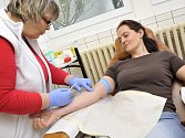 Kdo miluje, daruje krev. Akci pořádalo hematologicko-transfúzní oddělení Orlickoústecké nemocnice.