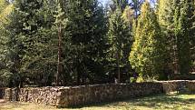 Památník a lesní hřbitov ve Vísce u Jevíčka