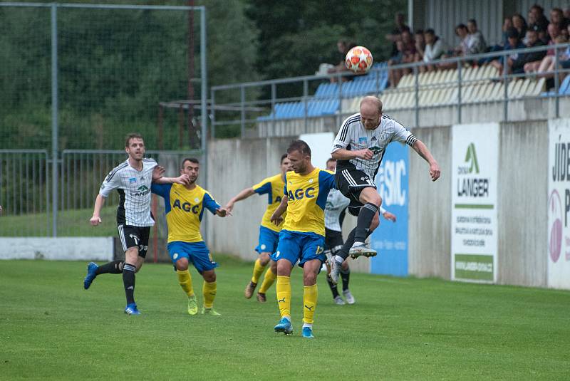 Fotbalisté Ústí nad Orlicí zahájili nový ročník třetí ligy vítězstvím nad rezervou Teplic 3:2.