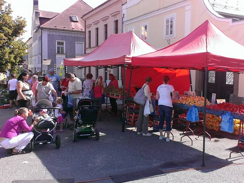 Farmářské trhy v Letohradu.