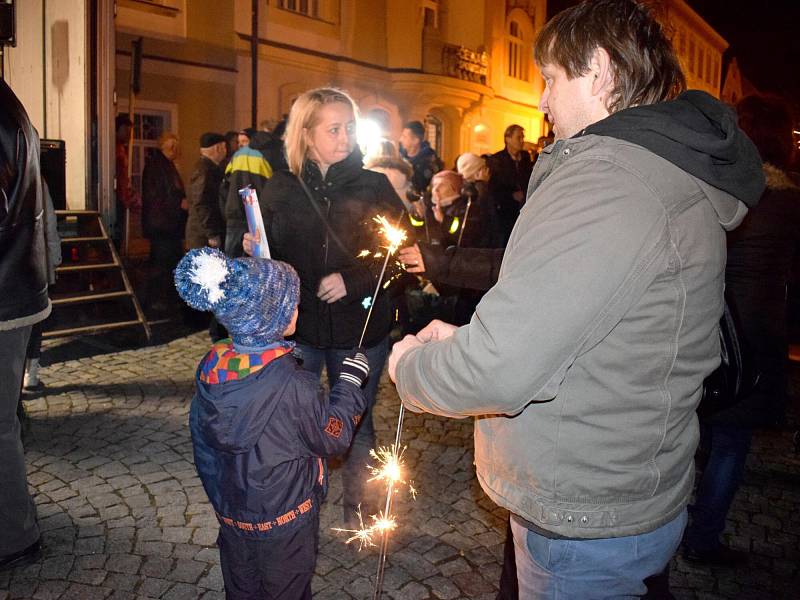 Demonstrace proti vzniku ženské věznice v Králíkách.