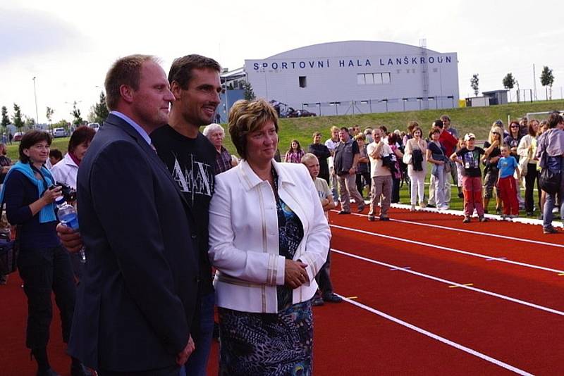 Roman Šebrle během slavnostního otevření stadionu v Lanškrouně