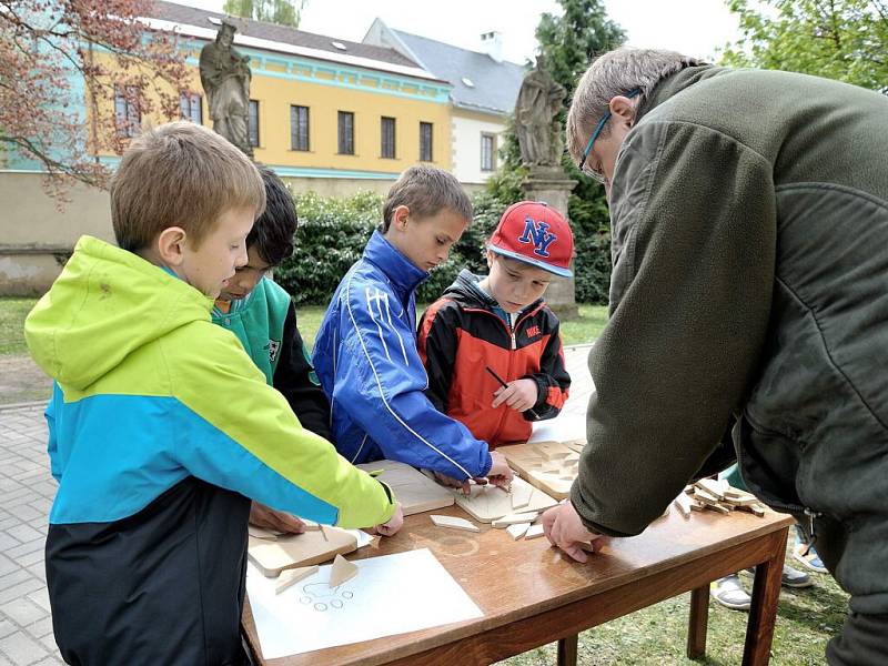 Program pro děti na oblastní chovatelské přehlídce trofejí zvěře v Lanškrouně.